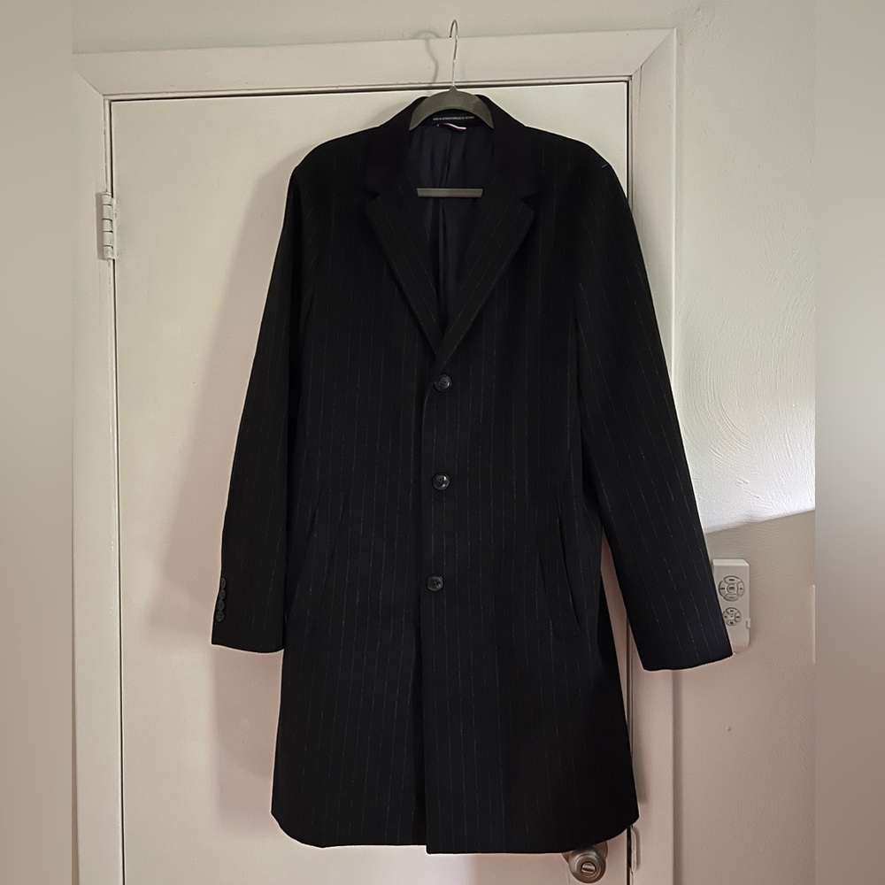 TOMMY HILFIGER MEN'S WOOL BLEND OVERCOAT 40R BLACK PINSTRIPE NWOT